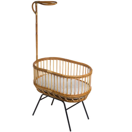 patut-pentru-bebelusi (1) Patut din ratan pentru bebelusi