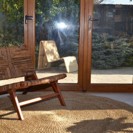 scaun-lounge-frunze-banana-cadru-lemn scaun-lounge-frunze-banana-cadru-lemn